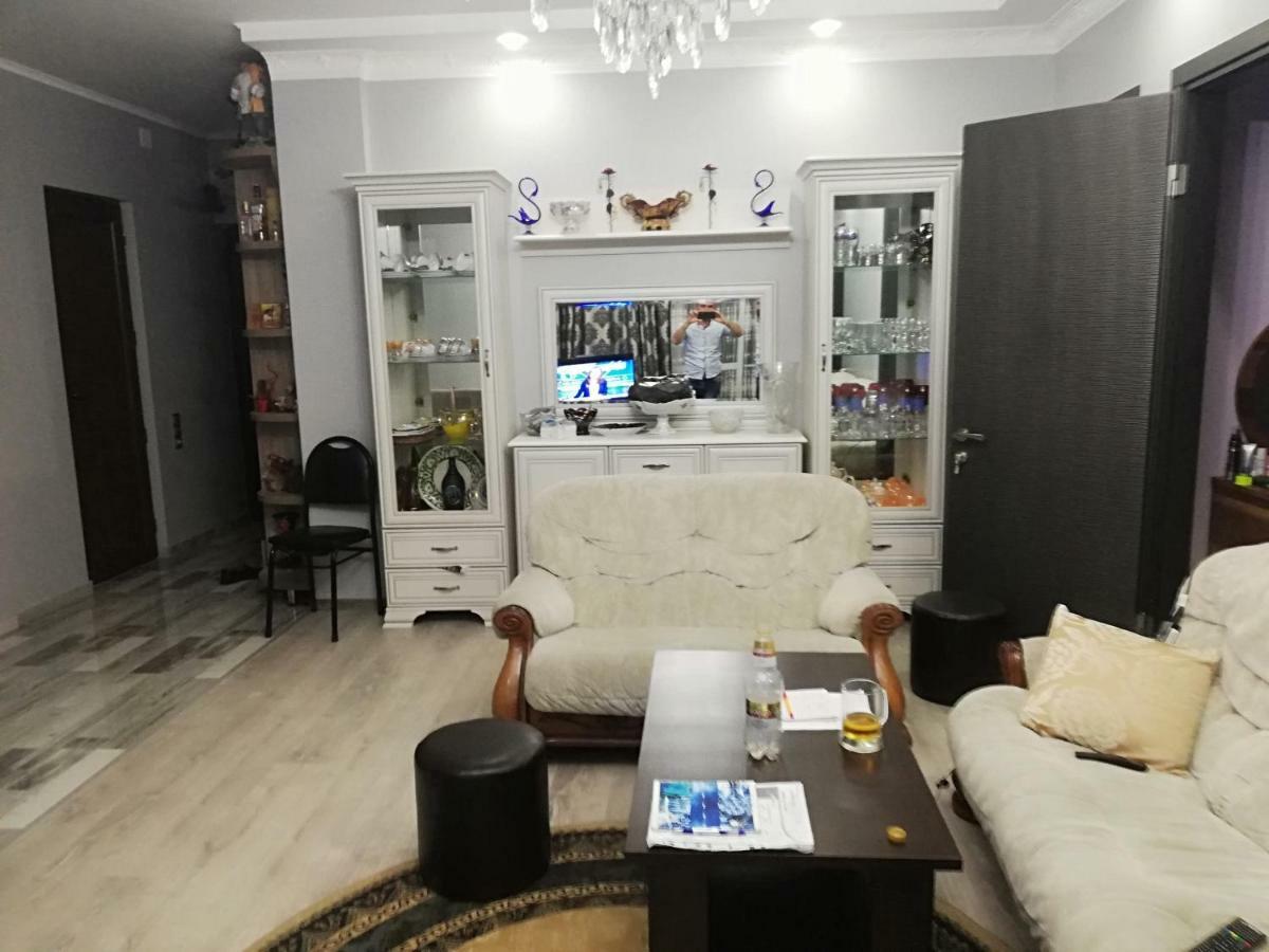 Apartment Irina Μπατούμι Εξωτερικό φωτογραφία